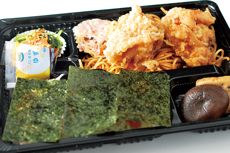 人気商品の大判唐揚げ弁当