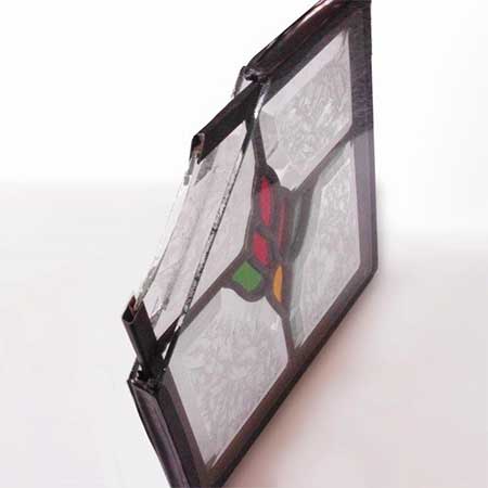 強固で耐久性に優れたステンドグラス