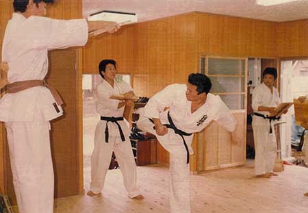空手道場で師範をしていた野崎社長