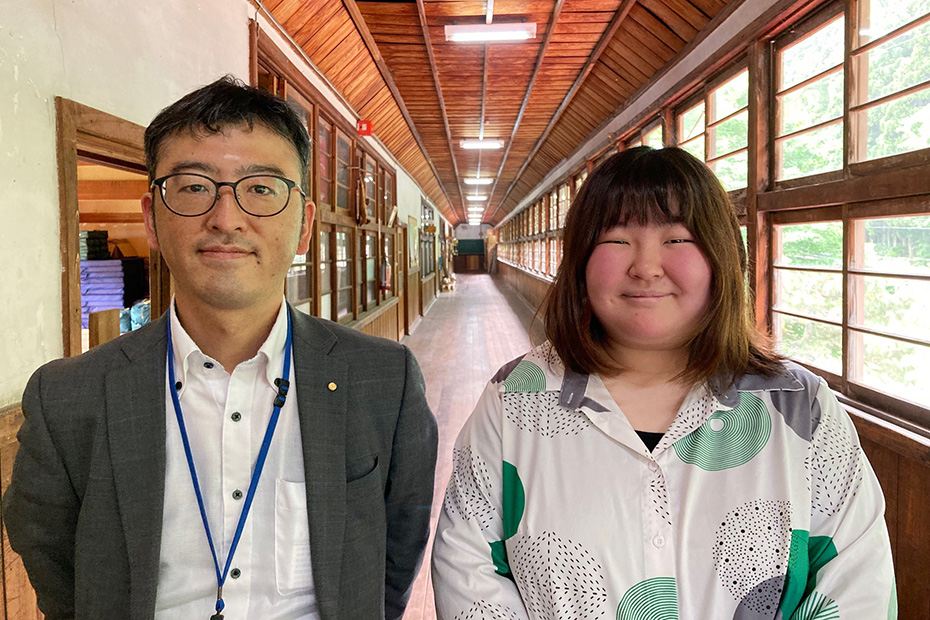 ASNARO代表の小畑明日香氏（右）と智頭町商工会の濱﨑和幸 経営支援専門員（左）